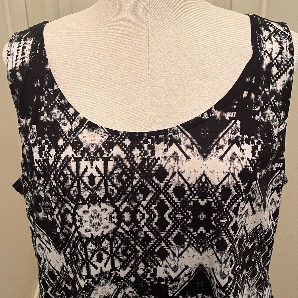 Plus Size Dress size 22/24,  looks great with necklace listed.